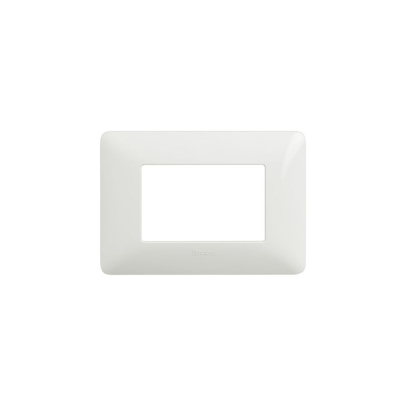 AM4803BBN   Placca 3P Bianco- materiale: tecnopolimero per serie bticino matix